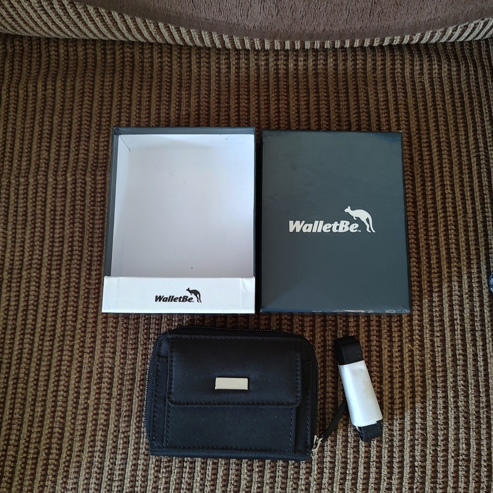 Women's Black Key & Card Holder Wallet